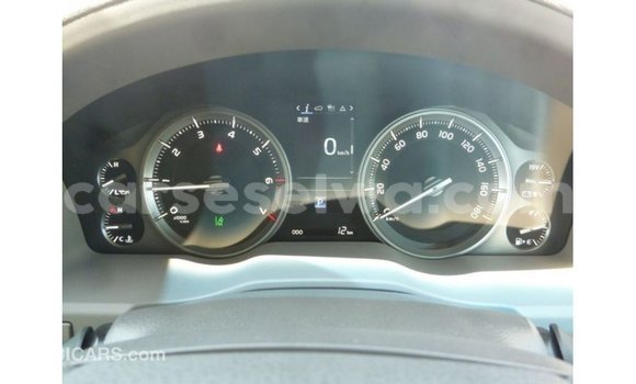 Buy Import Toyota Land Cruiser White Car in Import - Dubai in East Mahé Buy Import Toyota Land Cruiser White Car in Import - Dubai in East Mahé