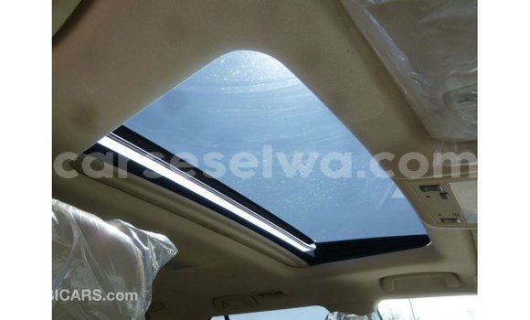 Buy Import Toyota Land Cruiser White Car in Import - Dubai in East Mahé Buy Import Toyota Land Cruiser White Car in Import - Dubai in East Mahé