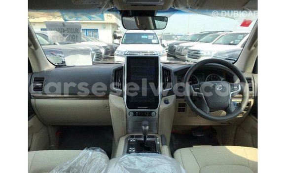 Buy Import Toyota Land Cruiser Other Car in Import - Dubai in East Mahé Buy Import Toyota Land Cruiser Other Car in Import - Dubai in East Mahé