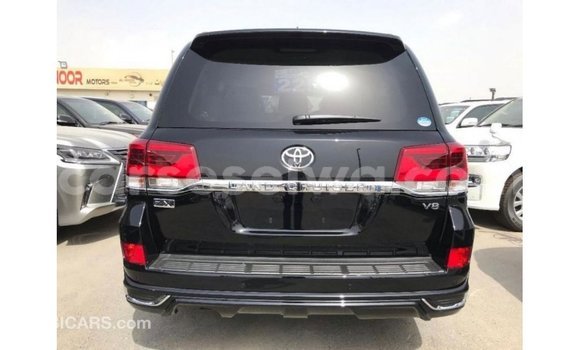 Acheter Import Voiture Toyota Land Cruiser Noir à Import - Dubai, East Mahé Acheter Import Voiture Toyota Land Cruiser Noir à Import - Dubai, East Mahé