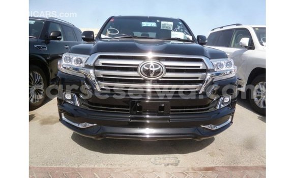 Acheter Import Voiture Toyota Land Cruiser Noir à Import - Dubai, East Mahé Acheter Import Voiture Toyota Land Cruiser Noir à Import - Dubai, East Mahé