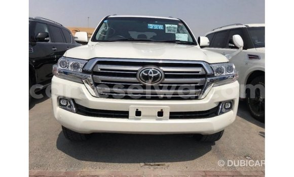 Buy Import Toyota Land Cruiser White Car in Import - Dubai in East Mahé Buy Import Toyota Land Cruiser White Car in Import - Dubai in East Mahé