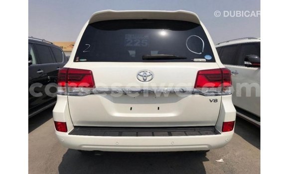 Buy Import Toyota Land Cruiser White Car in Import - Dubai in East Mahé Buy Import Toyota Land Cruiser White Car in Import - Dubai in East Mahé