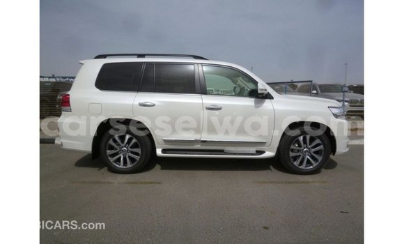 Buy Import Toyota Land Cruiser White Car in Import - Dubai in East Mahé Buy Import Toyota Land Cruiser White Car in Import - Dubai in East Mahé