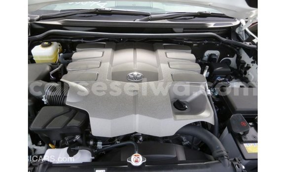 Buy Import Toyota Land Cruiser White Car in Import - Dubai in East Mahé Buy Import Toyota Land Cruiser White Car in Import - Dubai in East Mahé