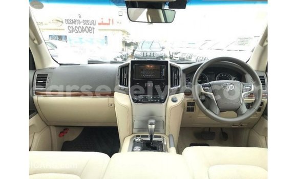 Buy Import Toyota Land Cruiser Other Car in Import - Dubai in East Mahé Buy Import Toyota Land Cruiser Other Car in Import - Dubai in East Mahé