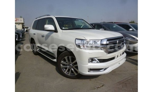 Buy Import Toyota Land Cruiser White Car in Import - Dubai in East Mahé Buy Import Toyota Land Cruiser White Car in Import - Dubai in East Mahé