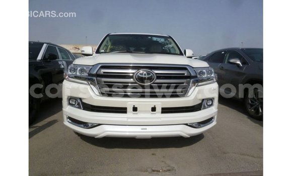 Buy Import Toyota Land Cruiser White Car in Import - Dubai in East Mahé Buy Import Toyota Land Cruiser White Car in Import - Dubai in East Mahé