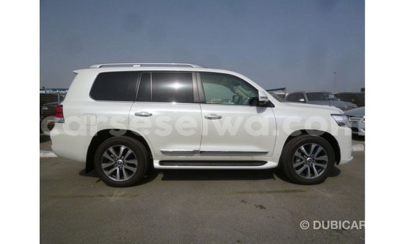 Buy Import Toyota Land Cruiser White Car in Import - Dubai in East Mahé Buy Import Toyota Land Cruiser White Car in Import - Dubai in East Mahé