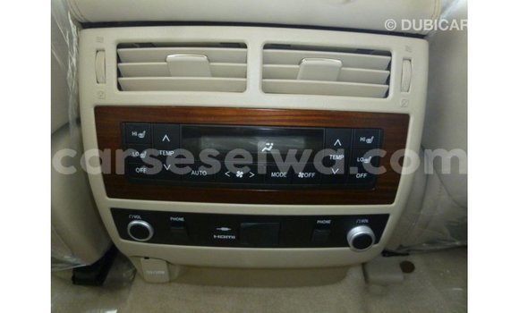 Buy Import Toyota Land Cruiser White Car in Import - Dubai in East Mahé Buy Import Toyota Land Cruiser White Car in Import - Dubai in East Mahé