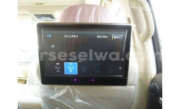 Buy Import Toyota Land Cruiser White Car in Import - Dubai in East Mahé Buy Import Toyota Land Cruiser White Car in Import - Dubai in East Mahé