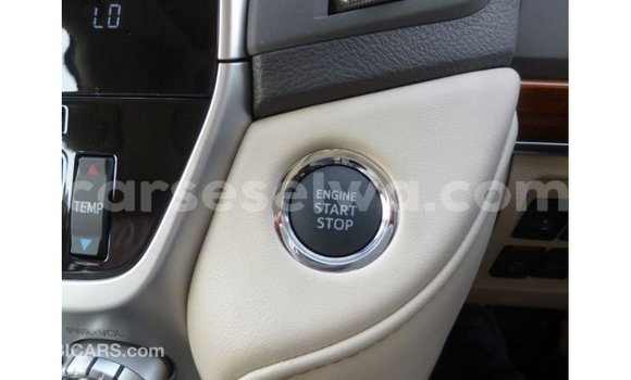 Buy Import Toyota Land Cruiser White Car in Import - Dubai in East Mahé Buy Import Toyota Land Cruiser White Car in Import - Dubai in East Mahé