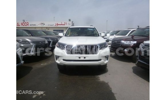 Acheter Import Voiture Toyota Prado Blanc à Import - Dubai, East Mahé Acheter Import Voiture Toyota Prado Blanc à Import - Dubai, East Mahé