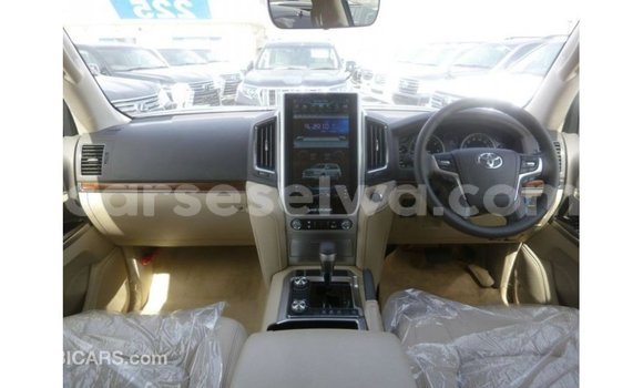 Acheter Import Voiture Toyota Land Cruiser Blanc à Import - Dubai, East Mahé Acheter Import Voiture Toyota Land Cruiser Blanc à Import - Dubai, East Mahé