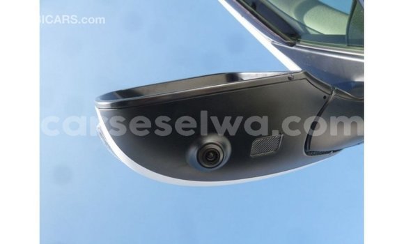 Buy Import Toyota Land Cruiser White Car in Import - Dubai in East Mahé Buy Import Toyota Land Cruiser White Car in Import - Dubai in East Mahé