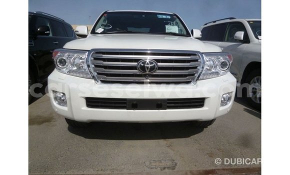 Buy Import Toyota Land Cruiser White Car in Import - Dubai in East Mahé Buy Import Toyota Land Cruiser White Car in Import - Dubai in East Mahé