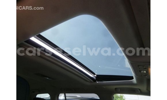 Buy Import Toyota Land Cruiser White Car in Import - Dubai in East Mahé Buy Import Toyota Land Cruiser White Car in Import - Dubai in East Mahé