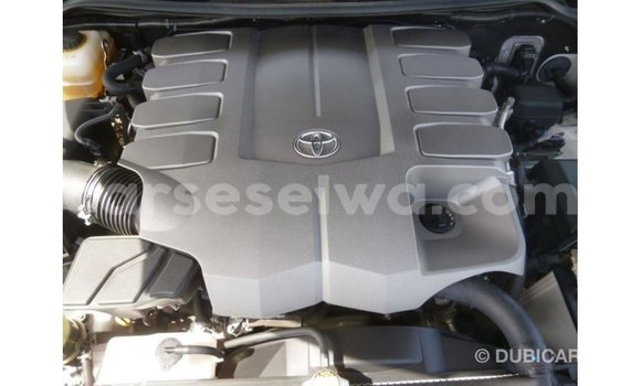 Buy Import Toyota Land Cruiser White Car in Import - Dubai in East Mahé Buy Import Toyota Land Cruiser White Car in Import - Dubai in East Mahé