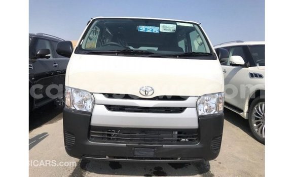 Acheter Import Voiture Toyota Hiace Blanc à Import - Dubai, East Mahé Acheter Import Voiture Toyota Hiace Blanc à Import - Dubai, East Mahé