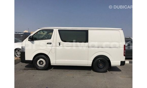 Acheter Import Voiture Toyota Hiace Blanc à Import - Dubai, East Mahé Acheter Import Voiture Toyota Hiace Blanc à Import - Dubai, East Mahé