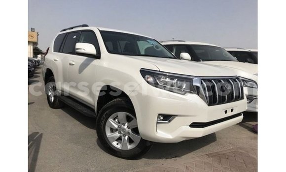 Acheter Import Voiture Toyota Prado Blanc à Import - Dubai, East Mahé Acheter Import Voiture Toyota Prado Blanc à Import - Dubai, East Mahé