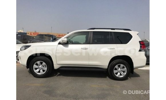 Acheter Import Voiture Toyota Prado Blanc à Import - Dubai, East Mahé Acheter Import Voiture Toyota Prado Blanc à Import - Dubai, East Mahé