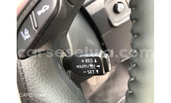 Acheter Import Voiture Toyota Prado Blanc à Import - Dubai, East Mahé Acheter Import Voiture Toyota Prado Blanc à Import - Dubai, East Mahé