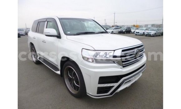 Buy Import Toyota Land Cruiser White Car in Import - Dubai in East Mahé Buy Import Toyota Land Cruiser White Car in Import - Dubai in East Mahé