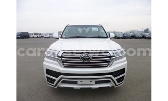 Buy Import Toyota Land Cruiser White Car in Import - Dubai in East Mahé Buy Import Toyota Land Cruiser White Car in Import - Dubai in East Mahé