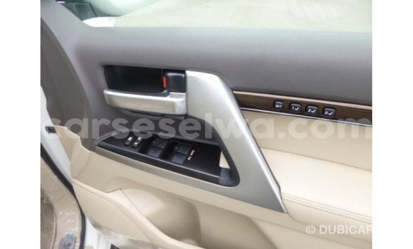 Buy Import Toyota Land Cruiser White Car in Import - Dubai in East Mahé Buy Import Toyota Land Cruiser White Car in Import - Dubai in East Mahé