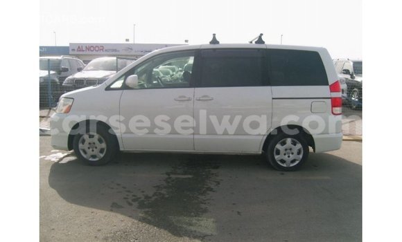 Buy Import Toyota Noah White Car in Import - Dubai in East Mahé Buy Import Toyota Noah White Car in Import - Dubai in East Mahé