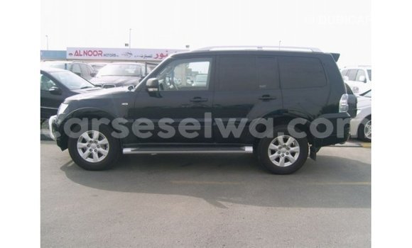 Acheter Import Voiture Mitsubishi Pajero Noir à Import - Dubai, East Mahé Acheter Import Voiture Mitsubishi Pajero Noir à Import - Dubai, East Mahé