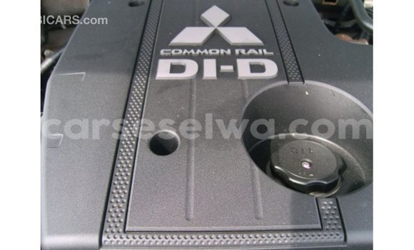 Acheter Import Voiture Mitsubishi Pajero Noir à Import - Dubai, East Mahé Acheter Import Voiture Mitsubishi Pajero Noir à Import - Dubai, East Mahé