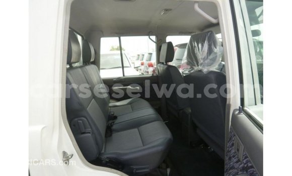 Buy Import Toyota Land Cruiser White Car in Import - Dubai in East Mahé Buy Import Toyota Land Cruiser White Car in Import - Dubai in East Mahé