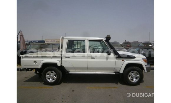 Buy Import Toyota Land Cruiser White Car in Import - Dubai in East Mahé Buy Import Toyota Land Cruiser White Car in Import - Dubai in East Mahé