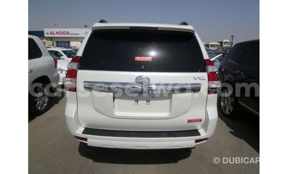 Acheter Import Voiture Toyota Prado Blanc à Import - Dubai, East Mahé Acheter Import Voiture Toyota Prado Blanc à Import - Dubai, East Mahé