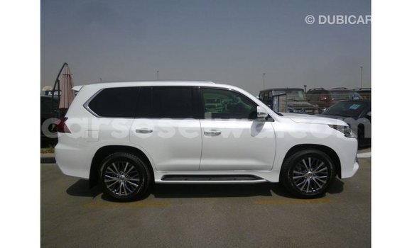 Acheter Import Voiture Lexus LX Blanc à Import - Dubai, East Mahé Acheter Import Voiture Lexus LX Blanc à Import - Dubai, East Mahé