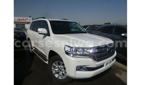 Buy Import Toyota Land Cruiser White Car in Import - Dubai in East Mahé Buy Import Toyota Land Cruiser White Car in Import - Dubai in East Mahé