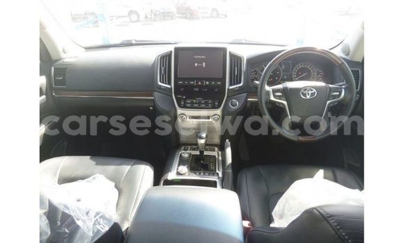 Buy Import Toyota Land Cruiser White Car in Import - Dubai in East Mahé Buy Import Toyota Land Cruiser White Car in Import - Dubai in East Mahé
