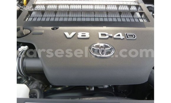 Buy Import Toyota Land Cruiser Blue Car in Import - Dubai in East Mahé Buy Import Toyota Land Cruiser Blue Car in Import - Dubai in East Mahé