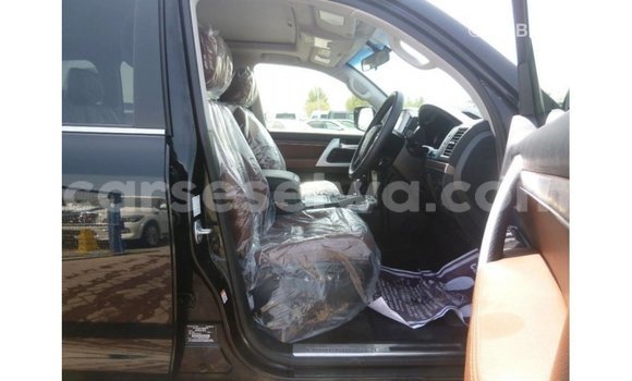 Buy Import Toyota Land Cruiser Black Car in Import - Dubai in East Mahé Buy Import Toyota Land Cruiser Black Car in Import - Dubai in East Mahé
