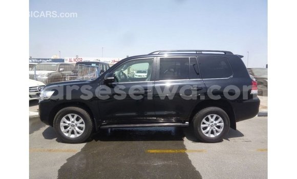 Buy Import Toyota Land Cruiser Black Car in Import - Dubai in East Mahé Buy Import Toyota Land Cruiser Black Car in Import - Dubai in East Mahé