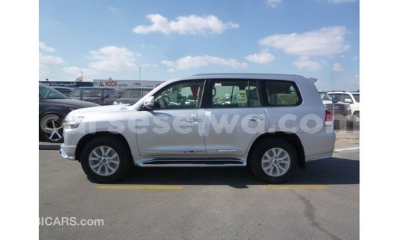 Buy Import Toyota Land Cruiser Other Car in Import - Dubai in East Mahé Buy Import Toyota Land Cruiser Other Car in Import - Dubai in East Mahé
