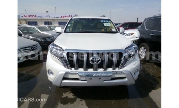 Acheter Import Voiture Toyota Prado Blanc à Import - Dubai, East Mahé Acheter Import Voiture Toyota Prado Blanc à Import - Dubai, East Mahé