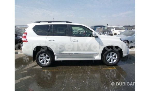 Acheter Import Voiture Toyota Prado Blanc à Import - Dubai, East Mahé Acheter Import Voiture Toyota Prado Blanc à Import - Dubai, East Mahé