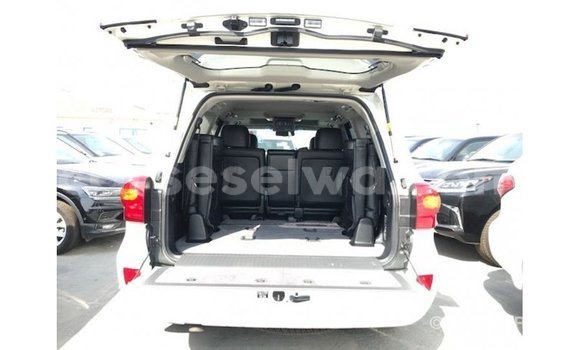 Buy Import Toyota Land Cruiser White Car in Import - Dubai in East Mahé Buy Import Toyota Land Cruiser White Car in Import - Dubai in East Mahé