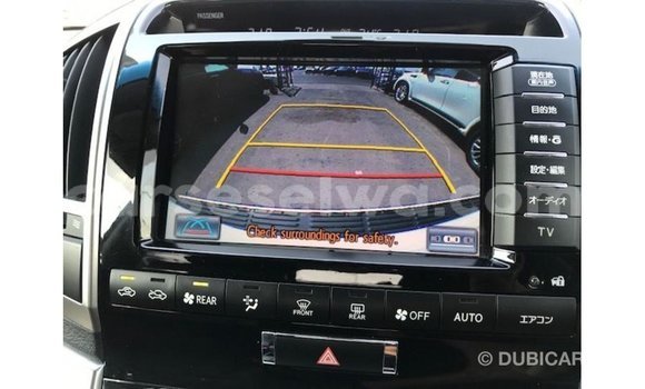 Buy Import Toyota Land Cruiser White Car in Import - Dubai in East Mahé Buy Import Toyota Land Cruiser White Car in Import - Dubai in East Mahé