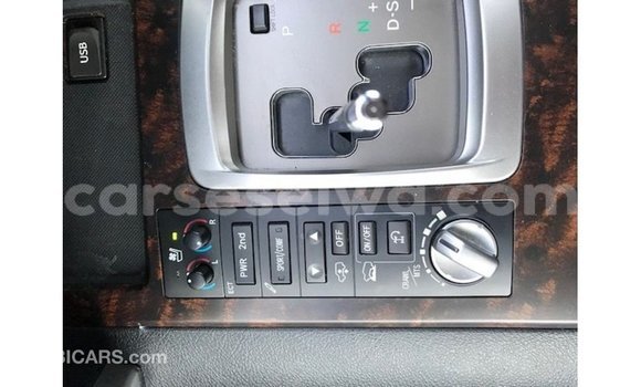 Buy Import Toyota Land Cruiser White Car in Import - Dubai in East Mahé Buy Import Toyota Land Cruiser White Car in Import - Dubai in East Mahé