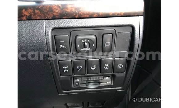 Buy Import Toyota Land Cruiser White Car in Import - Dubai in East Mahé Buy Import Toyota Land Cruiser White Car in Import - Dubai in East Mahé