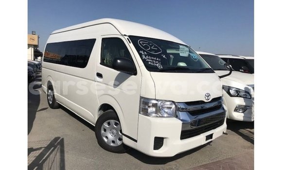 Acheter Import Voiture Toyota Hiace Blanc à Import - Dubai, East Mahé Acheter Import Voiture Toyota Hiace Blanc à Import - Dubai, East Mahé